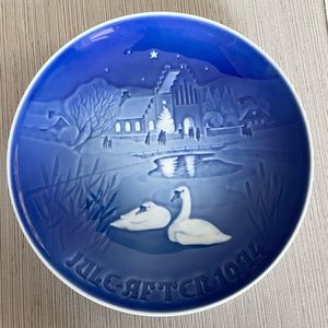 Royal Copenhagen Christmas Plate JULE AFTER 1974 B&G In the Village Geese Pond
